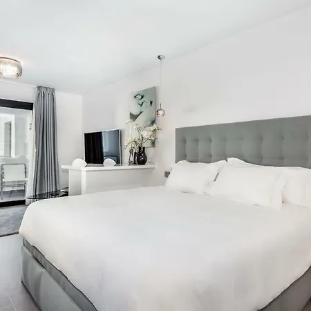 아파트 By Riva - Outstanding, Contemporary In Puerto Banus Gardens